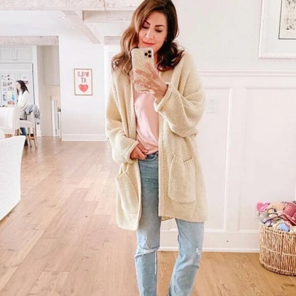 The Skinny x Jillian Harris Erin Boyfriend Cardigan in Cream - Picture 1 of 4